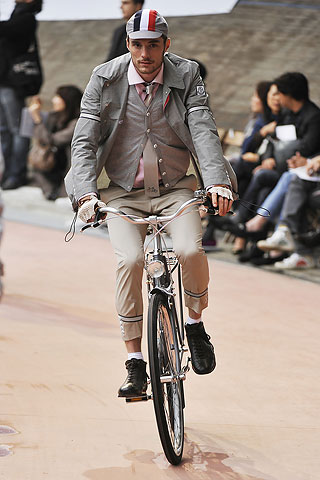 Moncler Gamme Bleu / - 2011